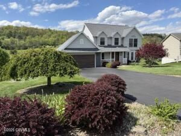 7 EILEENS Way, Bloomsburg, PA 17815