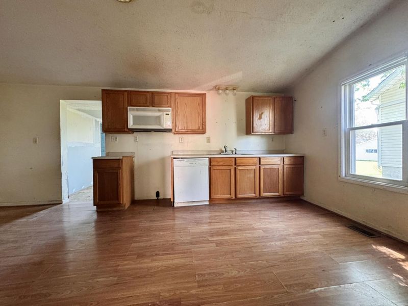 408 N Main Street, West Manchester, OH 45382 Photo 8