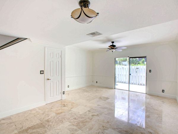 2855 NE 15th Street, Unit 2855, Pompano Beach, FL 33062