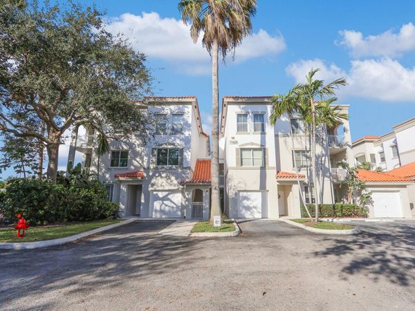 11035 Legacy Boulevard, Unit 204, Palm Beach Gardens, FL 33410