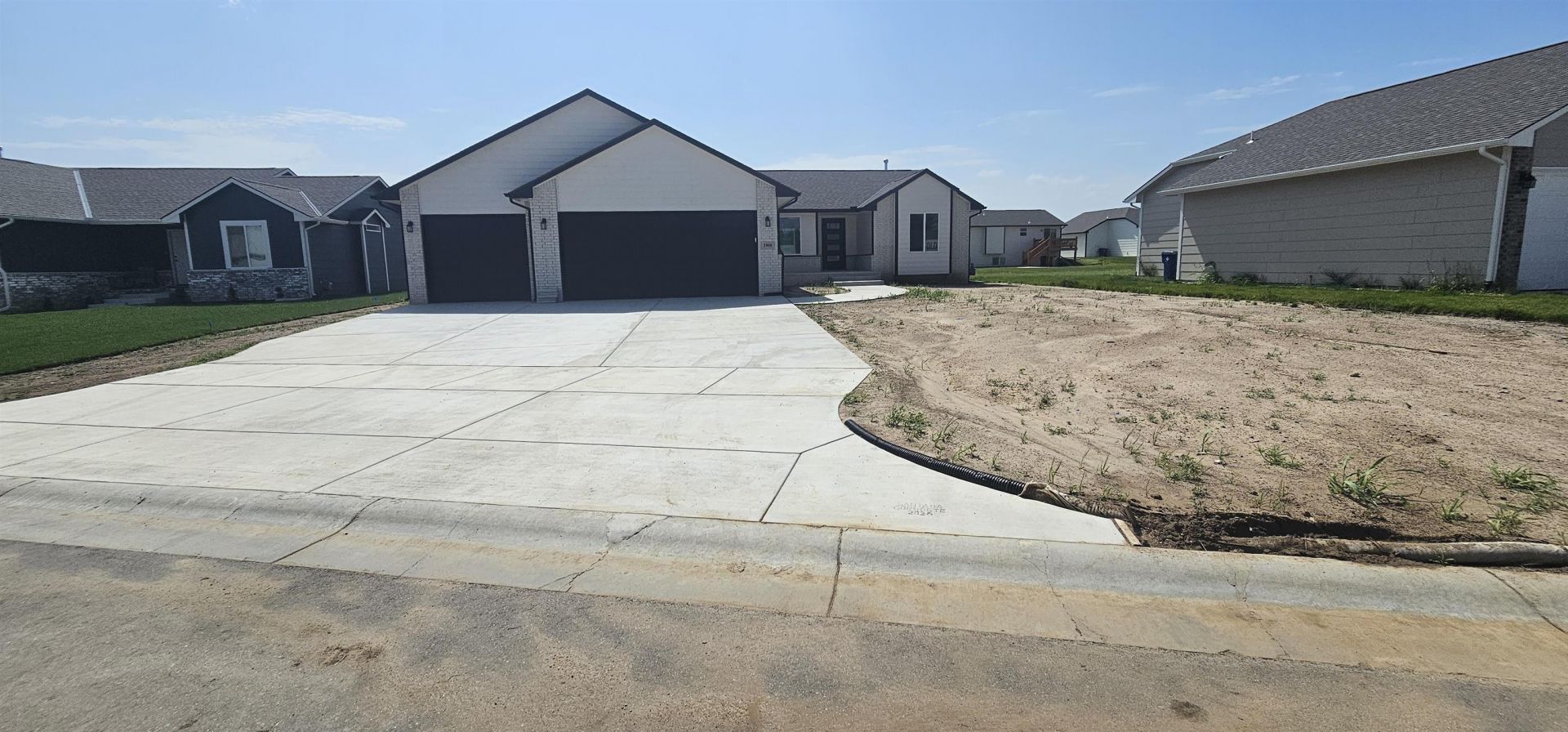 1905 S Herrington St, Wichita, KS 67207 Main Photo