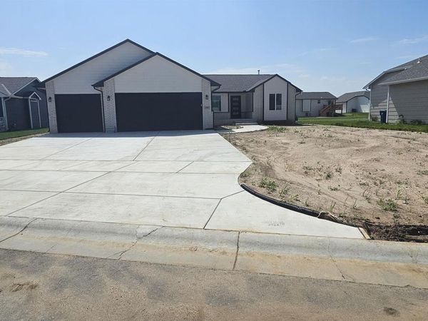 1905 S Herrington St, Wichita, KS 67207