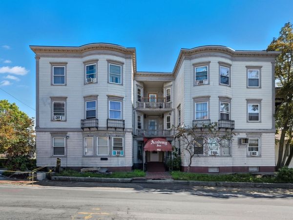 162 Warren Ave, Brockton, MA 02301
