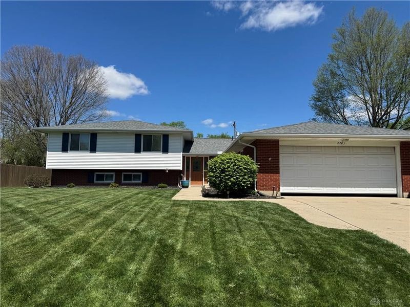2283 E Whipp Road, Kettering, OH 45440 Photo 2