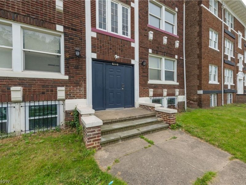 14120 Superior Road, Cleveland, OH 44118 Photo 3