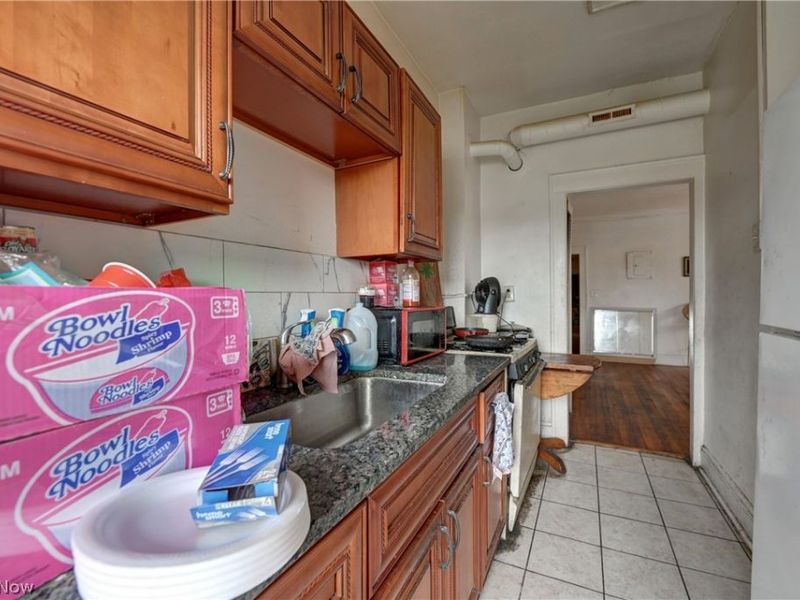 14120 Superior Road, Cleveland, OH 44118 Photo 33
