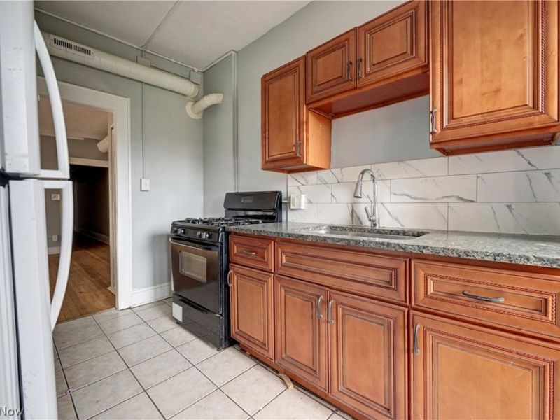14120 Superior Road, Cleveland, OH 44118 Photo 6