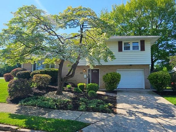 1605 LOIS LANE, BETHLEHEM, PA 18018