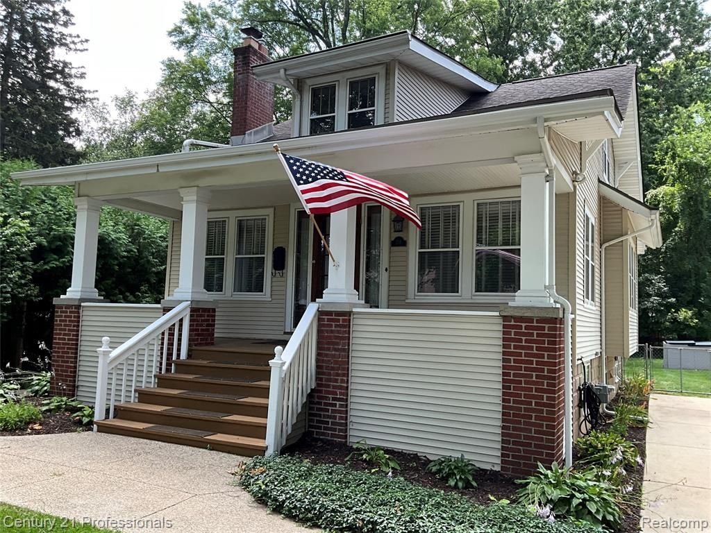 216 Woodside Road, Royal Oak, MI 48073 Main Photo