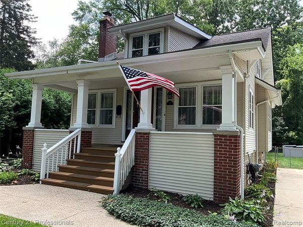 216 Woodside Road, Royal Oak, MI 48073