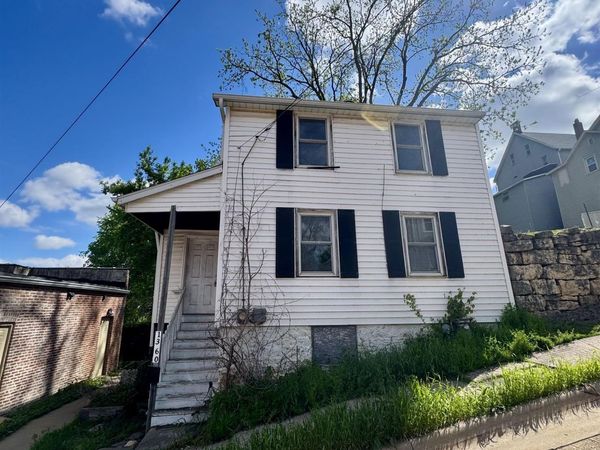 1360 Dell Street, Dubuque, IA 52001