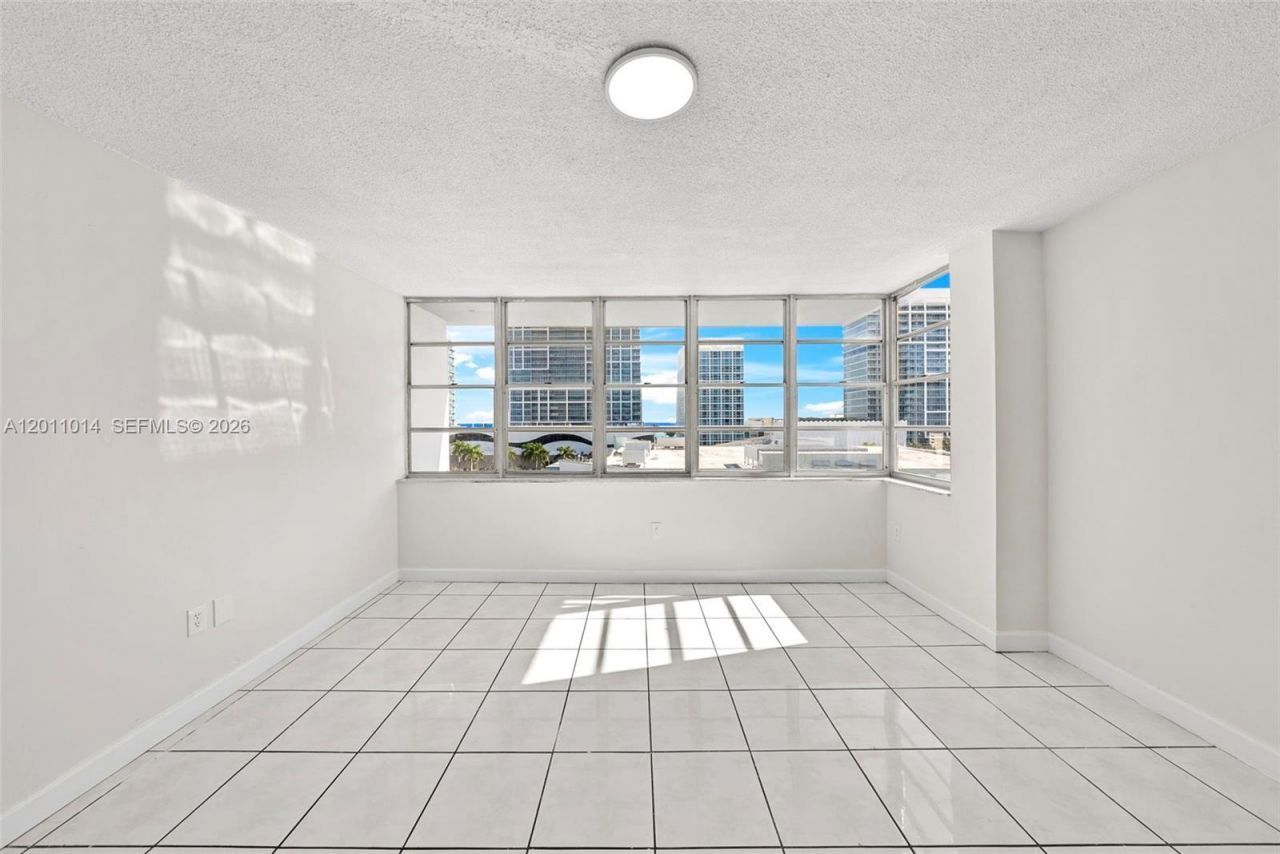 6855 Abbott Ave, Unit 801, Miami Beach, FL 33141 Photo