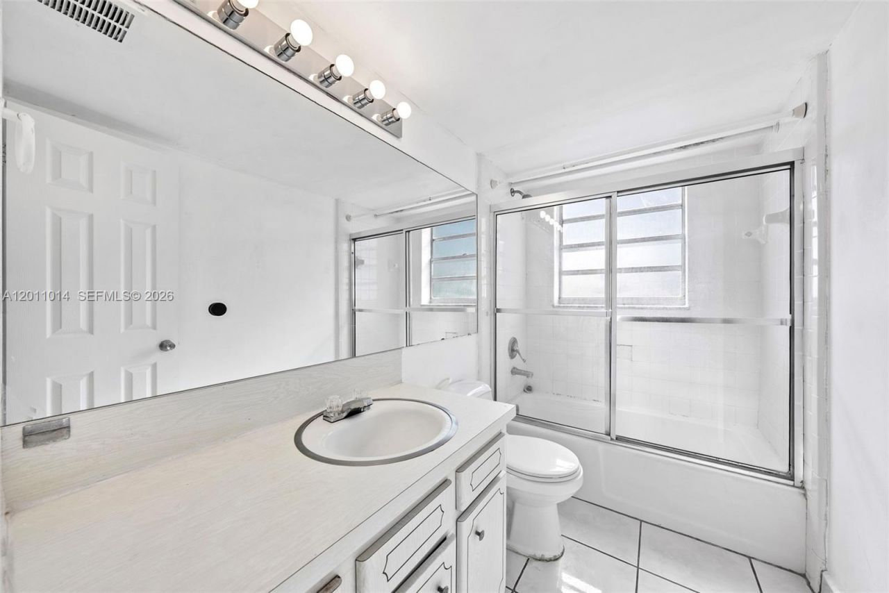 6855 Abbott Ave, Unit 801, Miami Beach, FL 33141 Photo