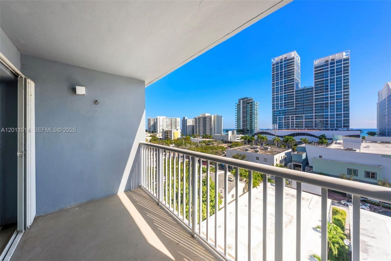 6855 Abbott Ave, Unit 801, Miami Beach, FL 33141 Photo