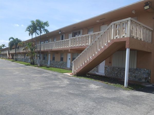 1154 W 35th St , Unit 221, Hialeah, FL 33012