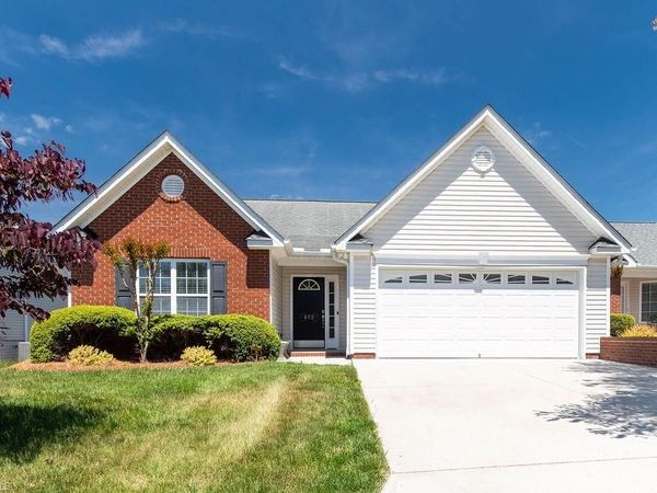 672 Chas Court , High Point, NC 27265
