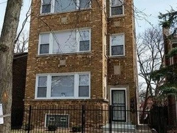 9133 S Essex Avenue, Chicago, IL 60617