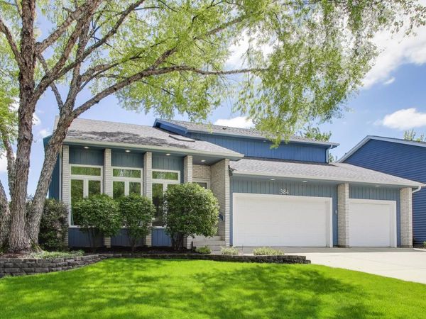 384 Du Pahze Street , Naperville, IL 60565