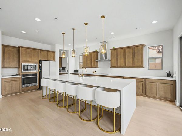 5844 W MAUNA LOA Lane, Glendale, AZ 85306