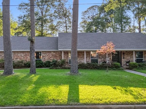 8229 Columbia Drive , Tyler, TX 75703