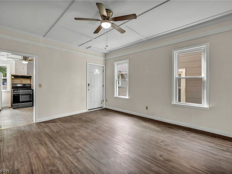 1023 W Washington Avenue, Lorain, OH 44052 Photo 10