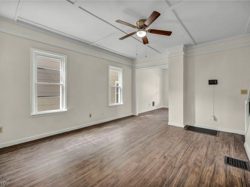1023 W Washington Avenue, Lorain, OH 44052 Photo 11