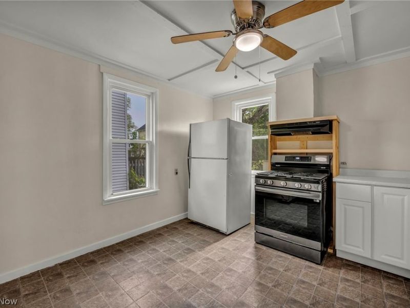 1023 W Washington Avenue, Lorain, OH 44052 Photo 14