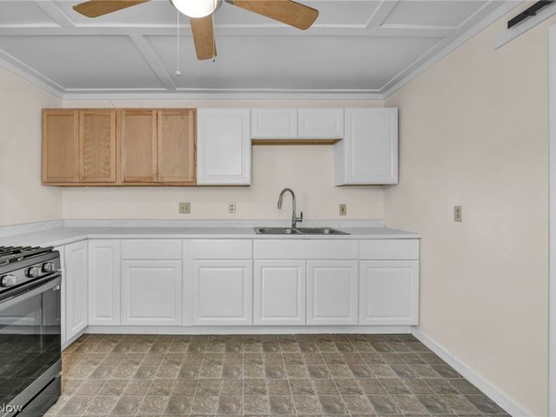1023 W Washington Avenue, Lorain, OH 44052 Photo 17