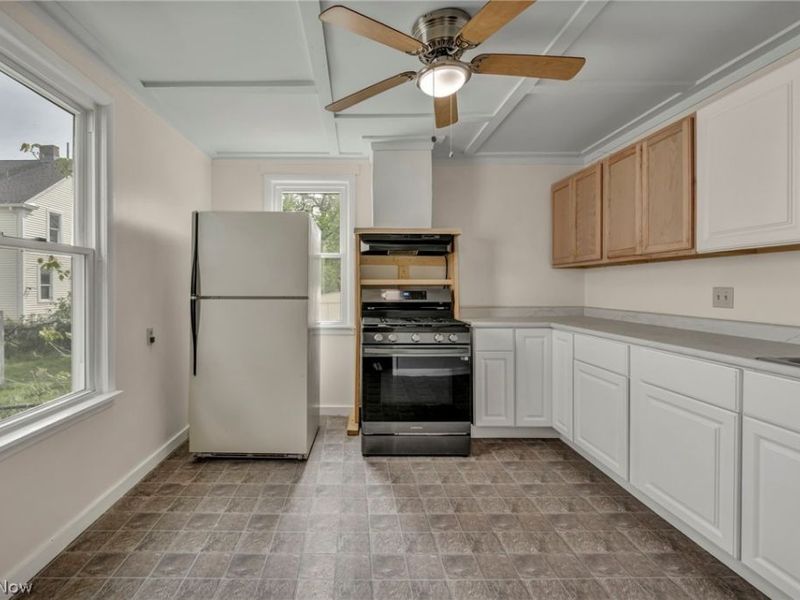 1023 W Washington Avenue, Lorain, OH 44052 Photo 18