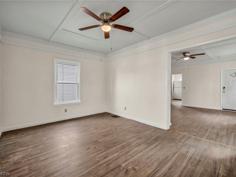 1023 W Washington Avenue, Lorain, OH 44052 Photo 8