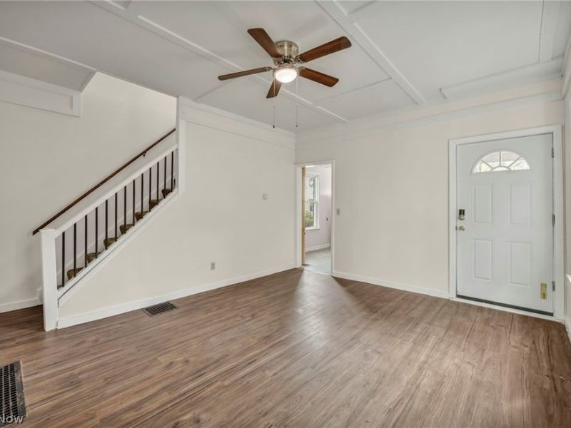 1023 W Washington Avenue, Lorain, OH 44052 Photo 9