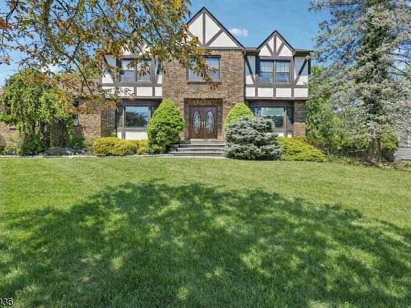 28 Verkade Dr, Wayne, NJ 07470