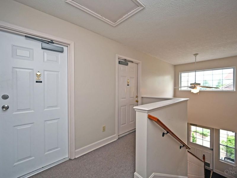 8418 Ridge Pointe Court, Cincinnati, OH 45237 Photo 2