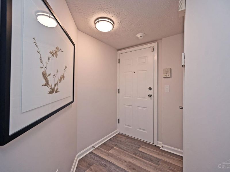 8418 Ridge Pointe Court, Cincinnati, OH 45237 Photo 3