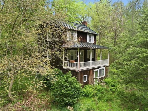 40107 QUARTER BRANCH ROAD, LOVETTSVILLE, VA 20180