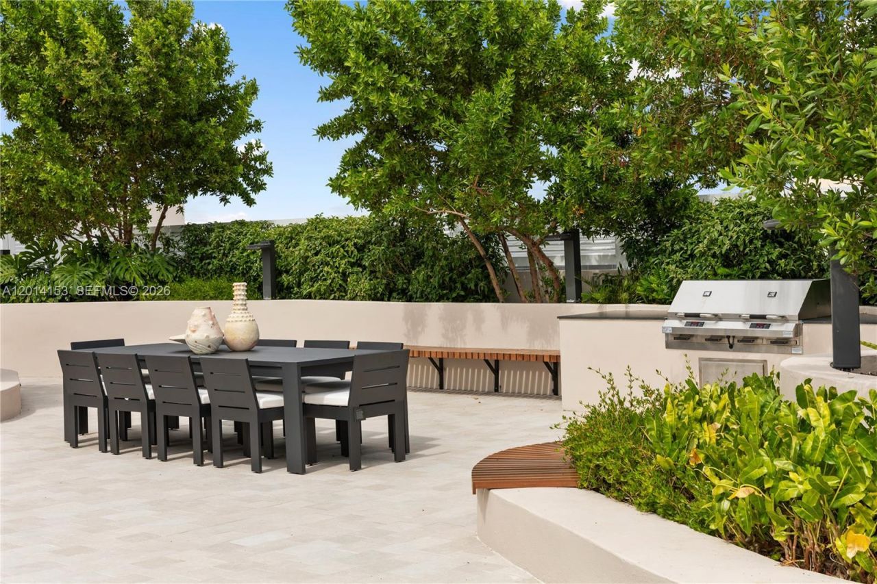 3034 Oak Ave, Unit 208, Miami, FL 33133 Photo