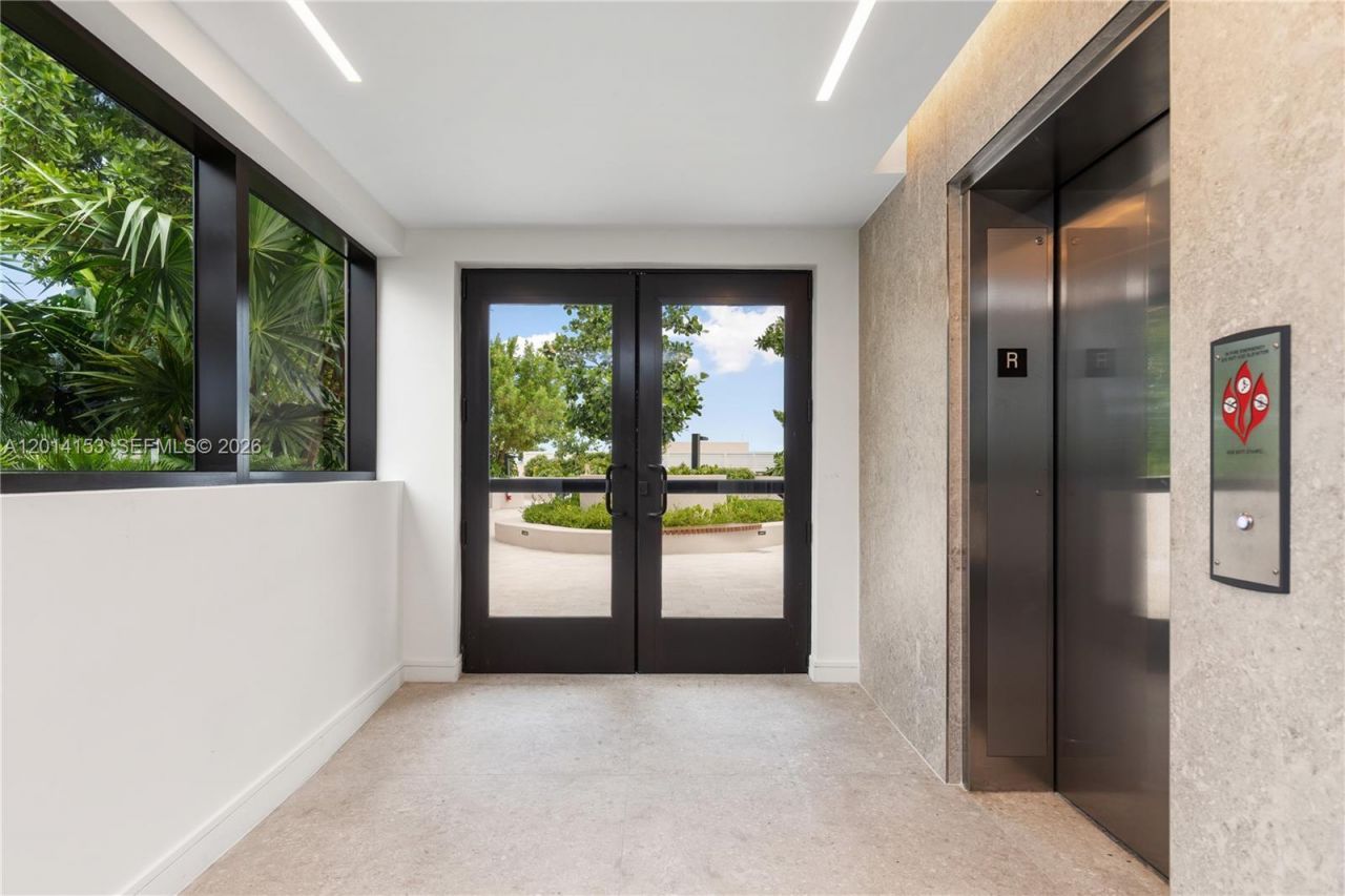 3034 Oak Ave, Unit 208, Miami, FL 33133 Photo