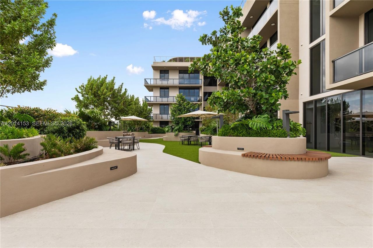 3034 Oak Ave, Unit 208, Miami, FL 33133 Photo