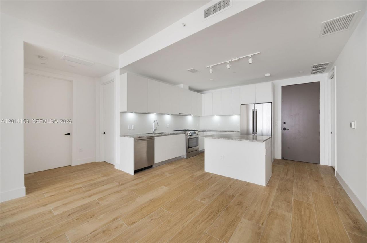 3034 Oak Ave, Unit 208, Miami, FL 33133 Photo