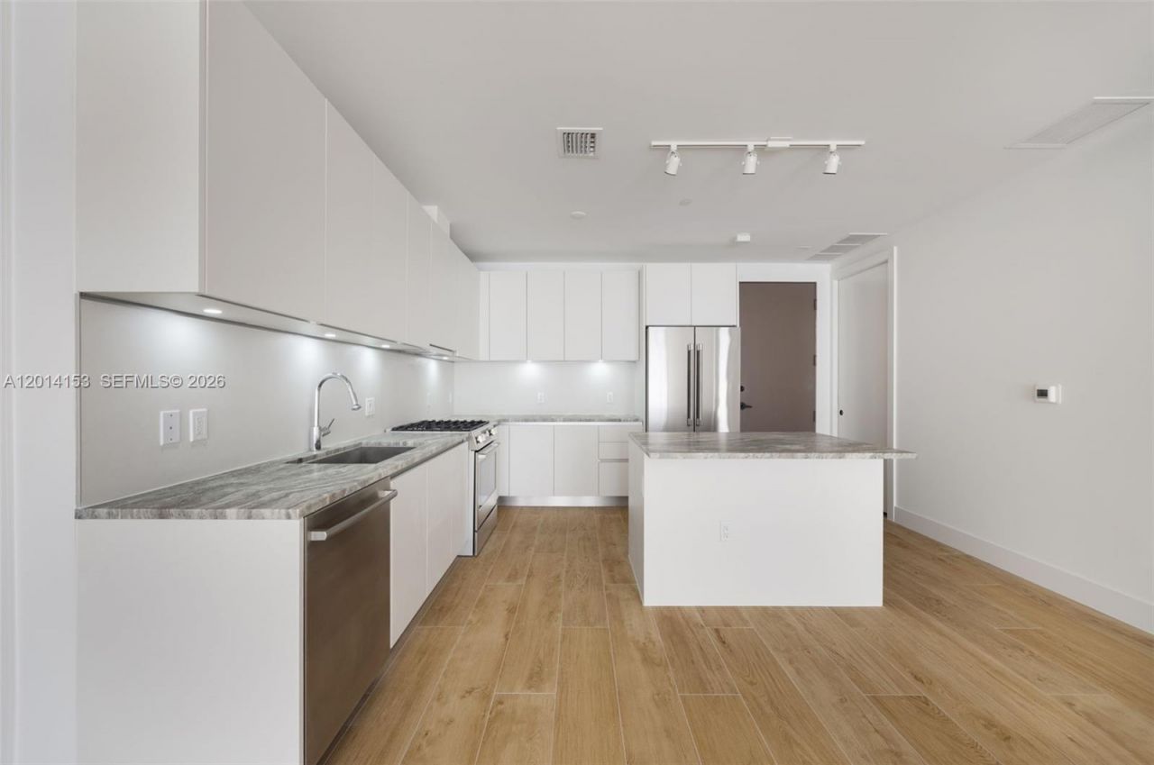 3034 Oak Ave, Unit 208, Miami, FL 33133 Photo