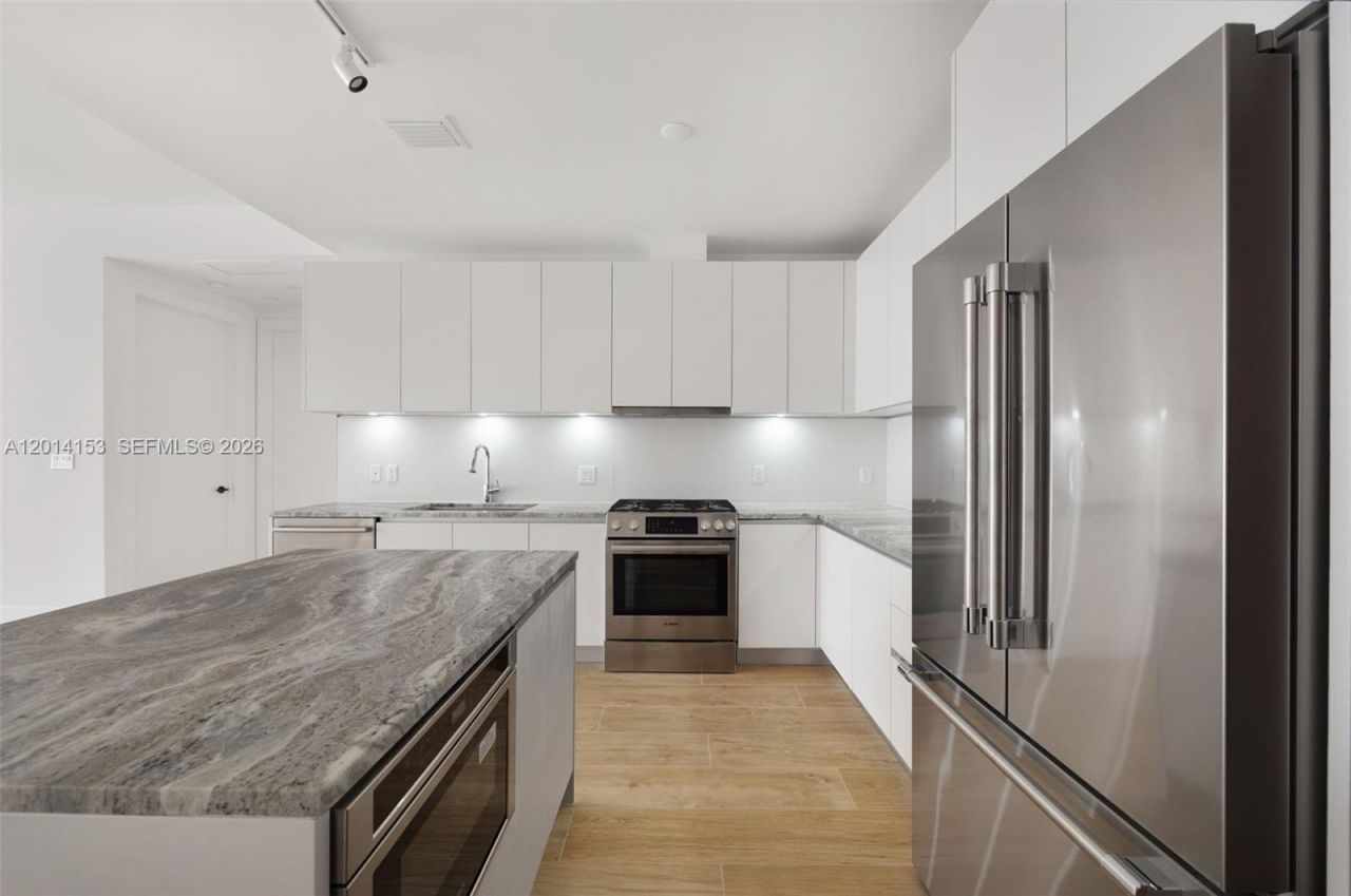 3034 Oak Ave, Unit 208, Miami, FL 33133 Photo