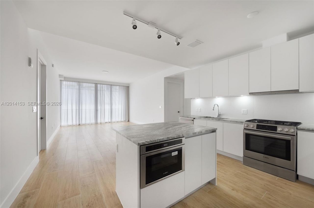 3034 Oak Ave, Unit 208, Miami, FL 33133 Photo