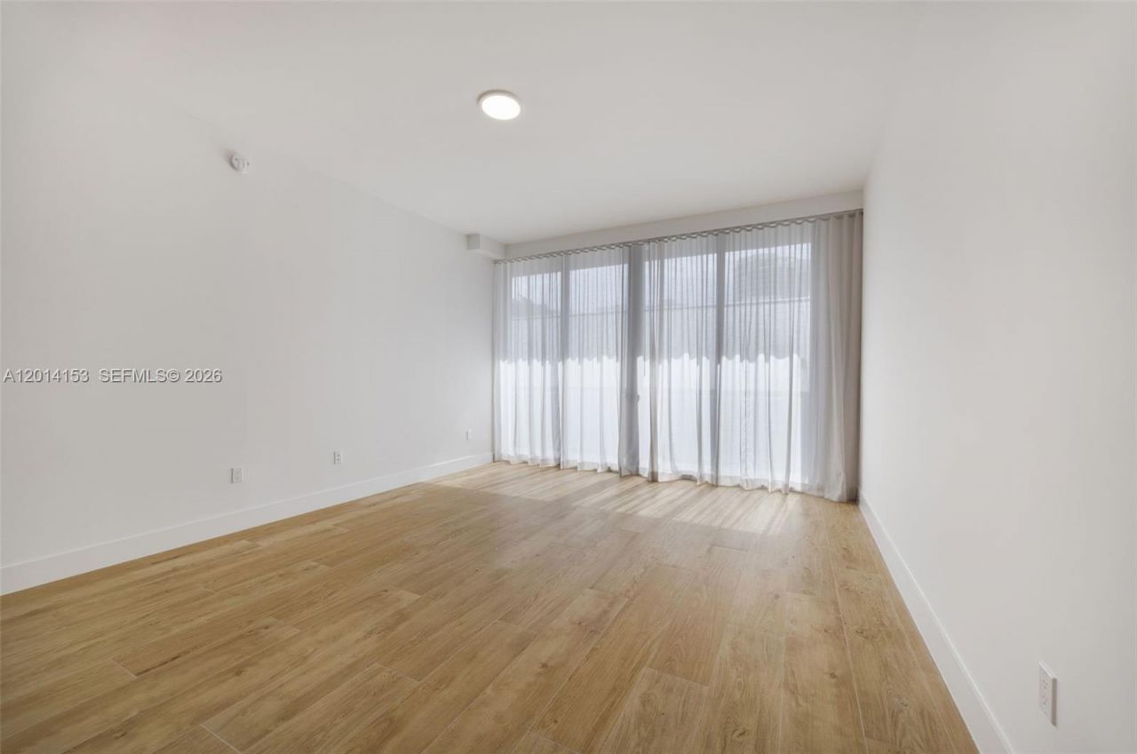 3034 Oak Ave, Unit 208, Miami, FL 33133 Photo