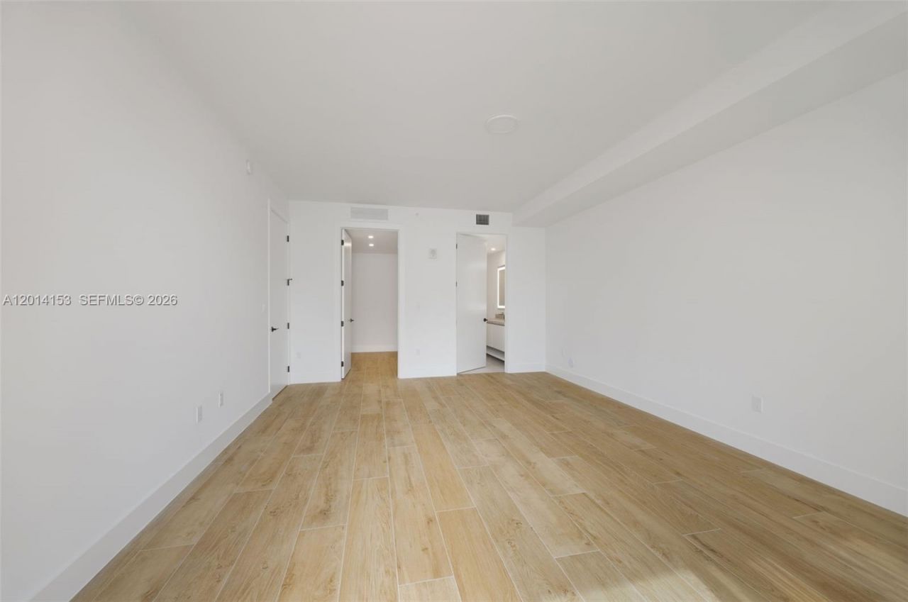 3034 Oak Ave, Unit 208, Miami, FL 33133 Photo