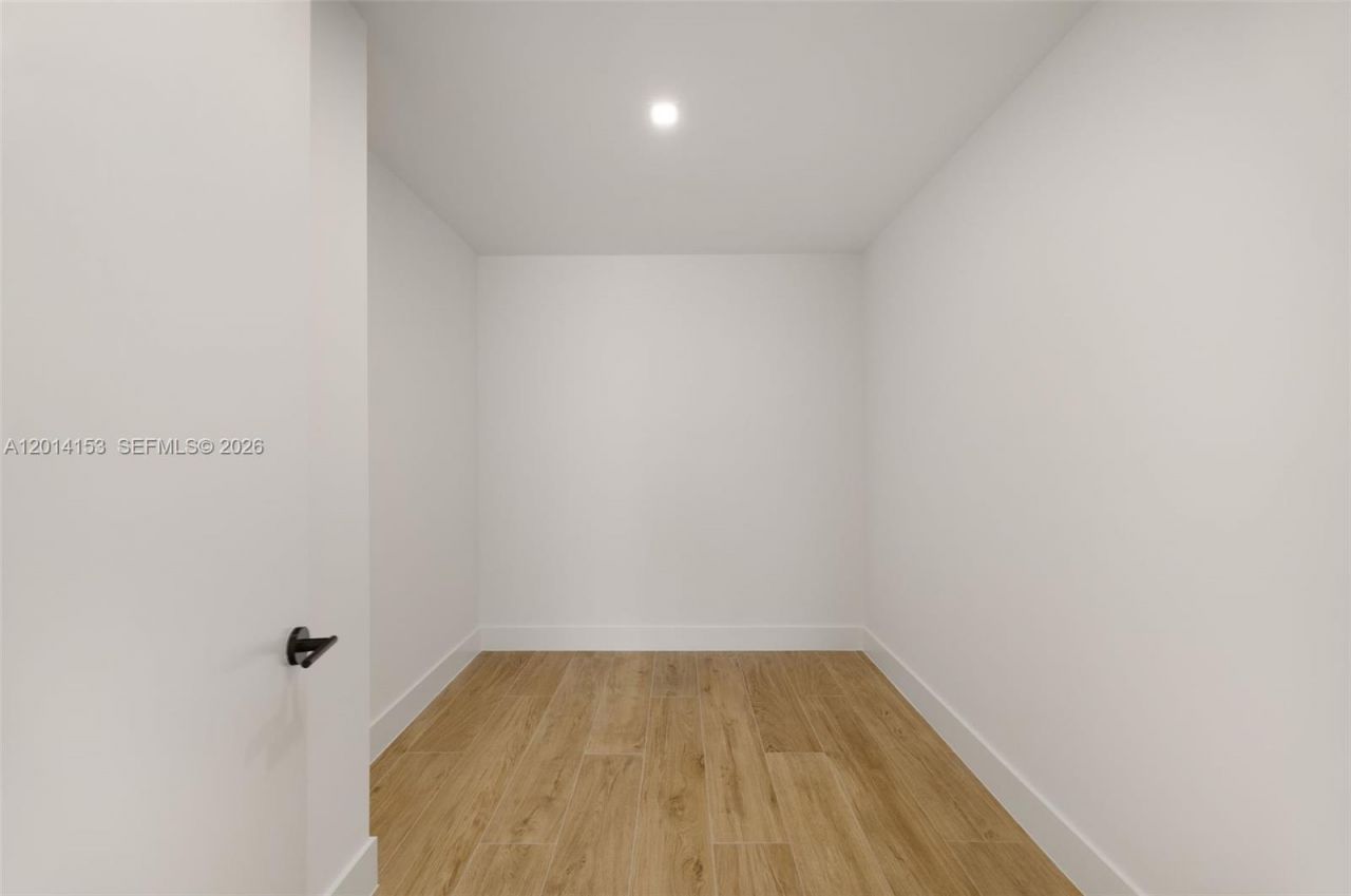 3034 Oak Ave, Unit 208, Miami, FL 33133 Photo