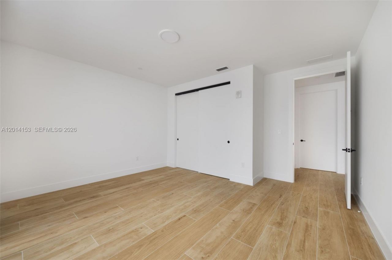 3034 Oak Ave, Unit 208, Miami, FL 33133 Photo
