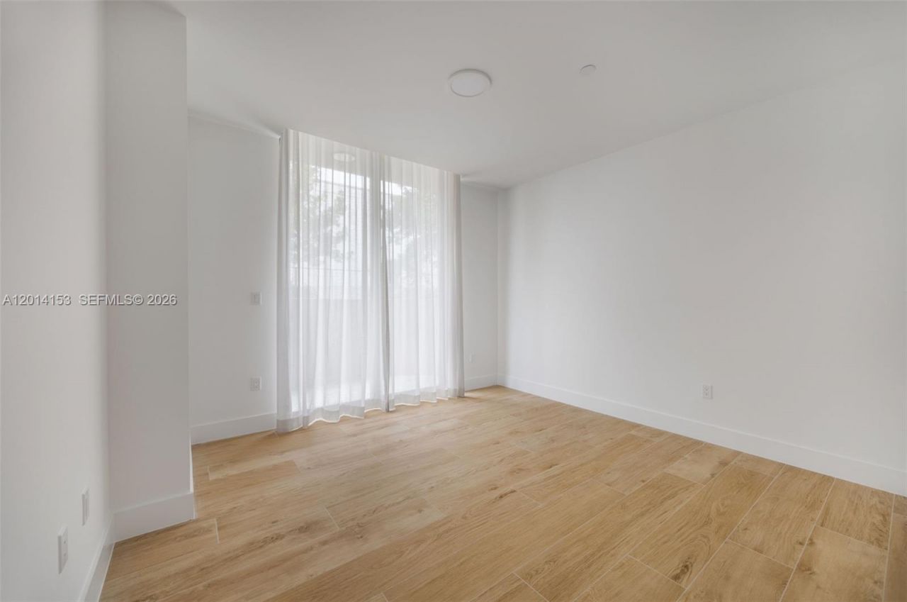 3034 Oak Ave, Unit 208, Miami, FL 33133 Photo