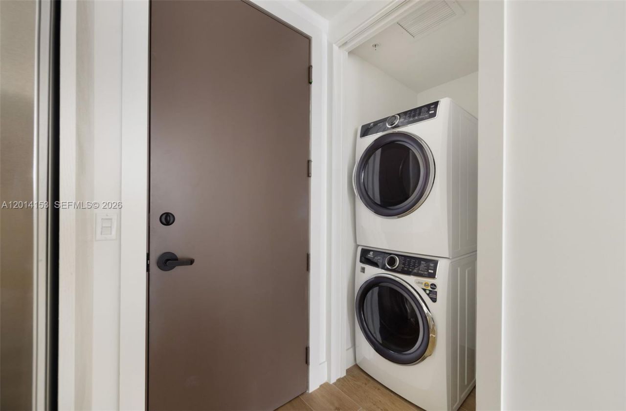 3034 Oak Ave, Unit 208, Miami, FL 33133 Photo