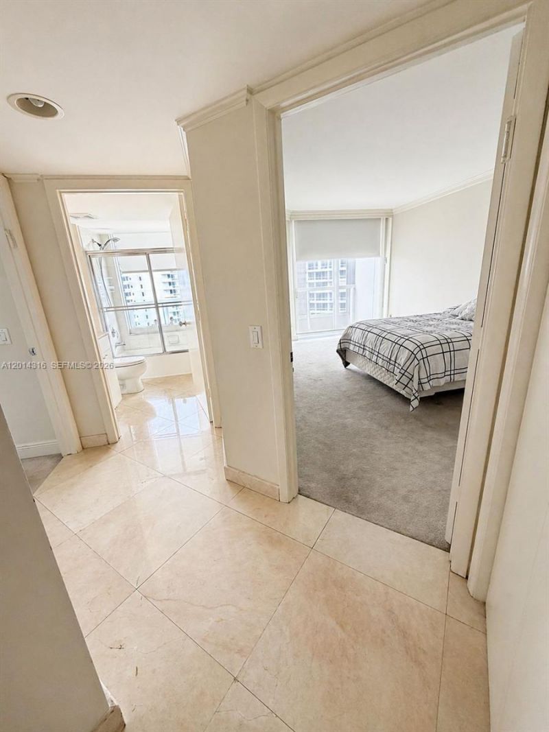 21055 Yacht Club Dr , Unit 2403, Aventura, FL 33180 Photo