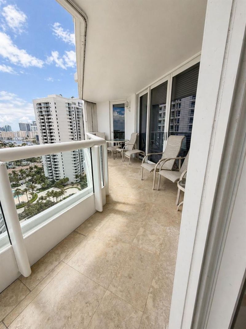 21055 Yacht Club Dr , Unit 2403, Aventura, FL 33180 Photo